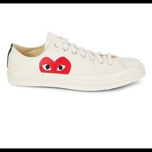 Men slightly worn White Comme de Garçon Play Converse play one heart